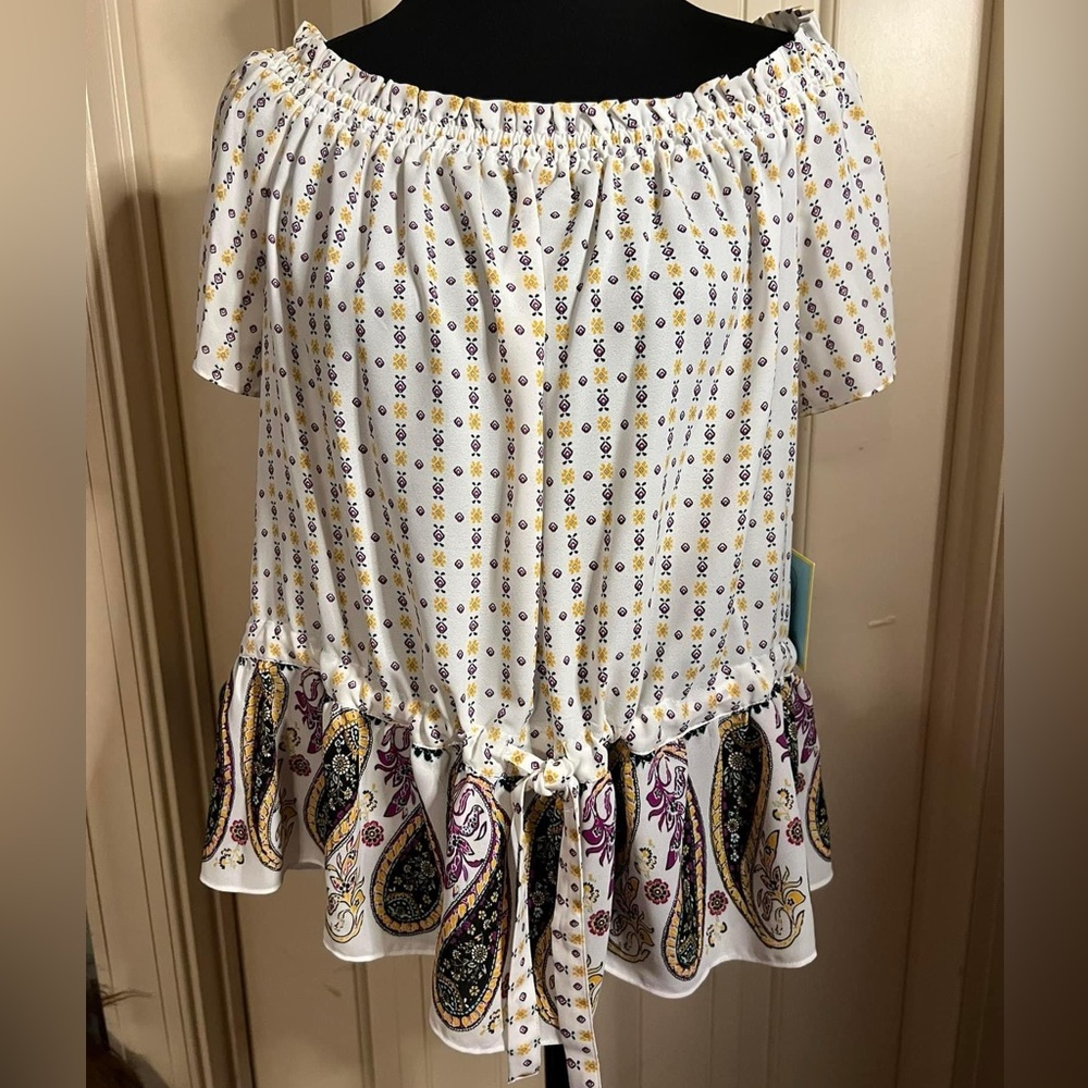 NWT - CeCe- size L top